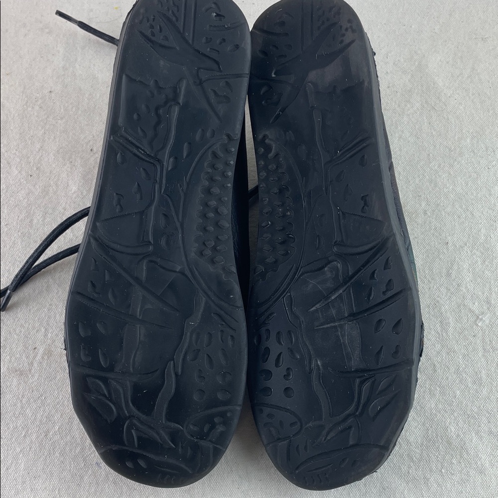 Leather Shoes with Floral Design Size 5 - Picture 10 of 10